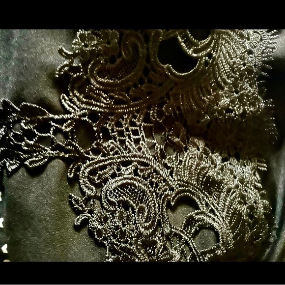 Beautiful black lace bodysuit - Picture 2 of 4